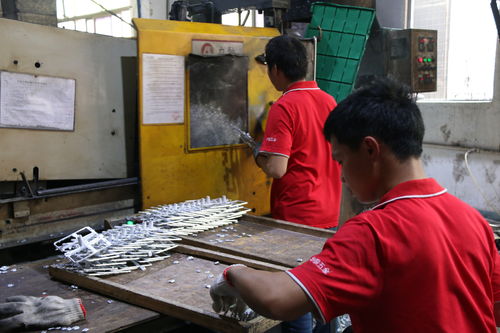 一站式锌合金压铸加工 从设计到出货，触控产品制造的理想选择